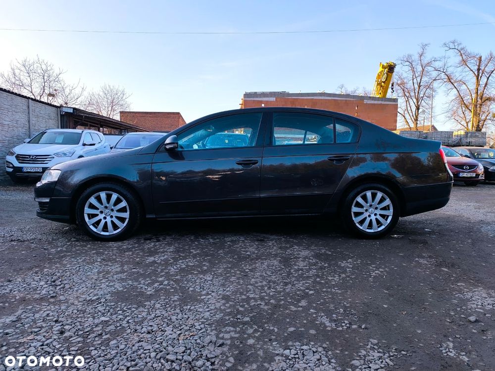 Volkswagen Passat - 8