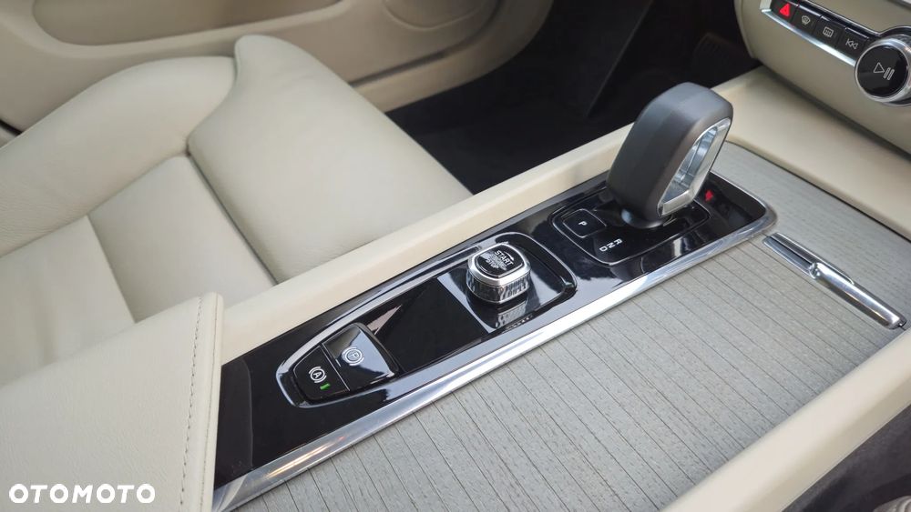 Volvo V60 B3 B Plus Dark - 18
