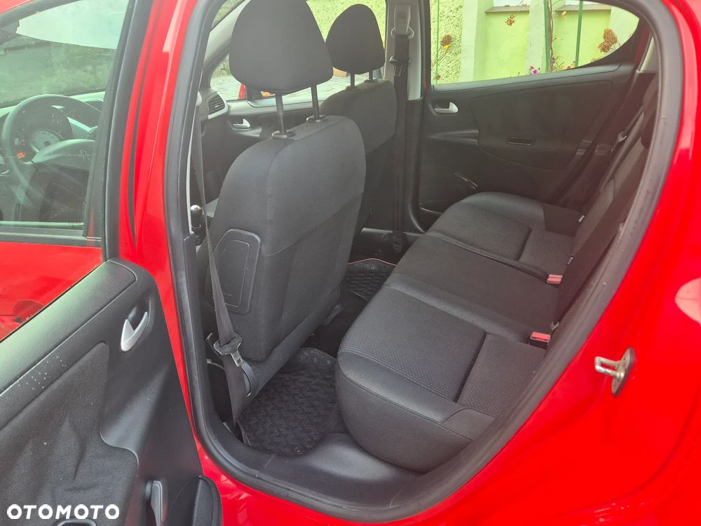 Peugeot 207 95 VTi Family - 12