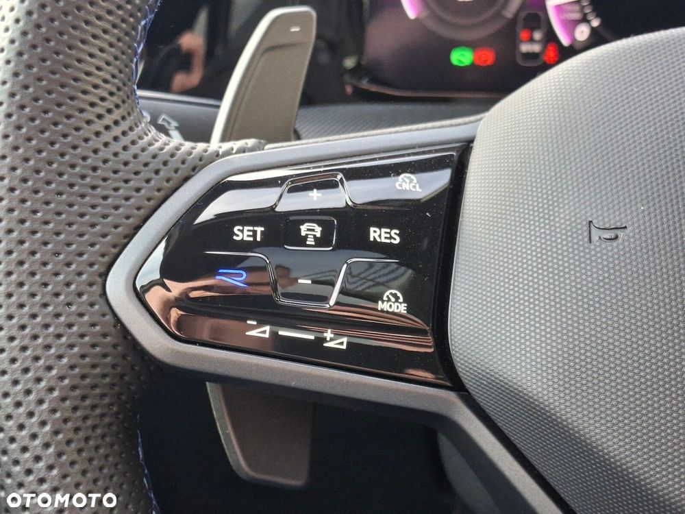 Volkswagen Golf Variant 2.0 TSI 4Motion R - 28