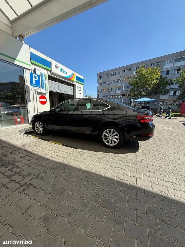 Skoda Superb 1.6 TDI DSG Active - 6