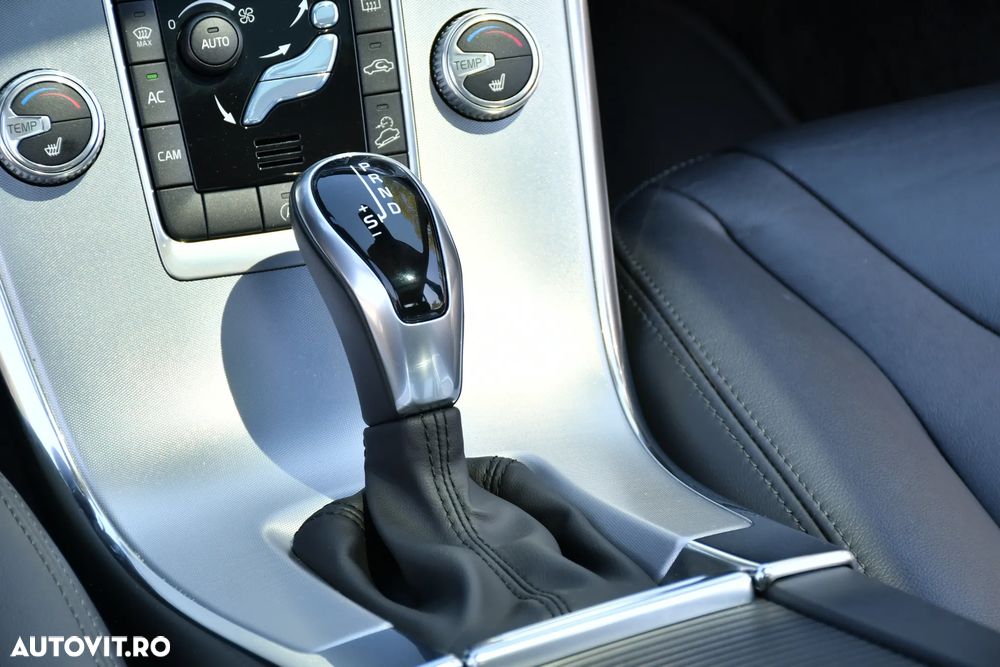 Volvo XC 60 - 25