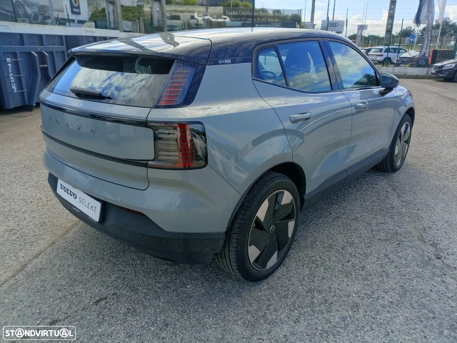 Volvo EX30 69 kWh Single Motor Extended Range Plus - 14