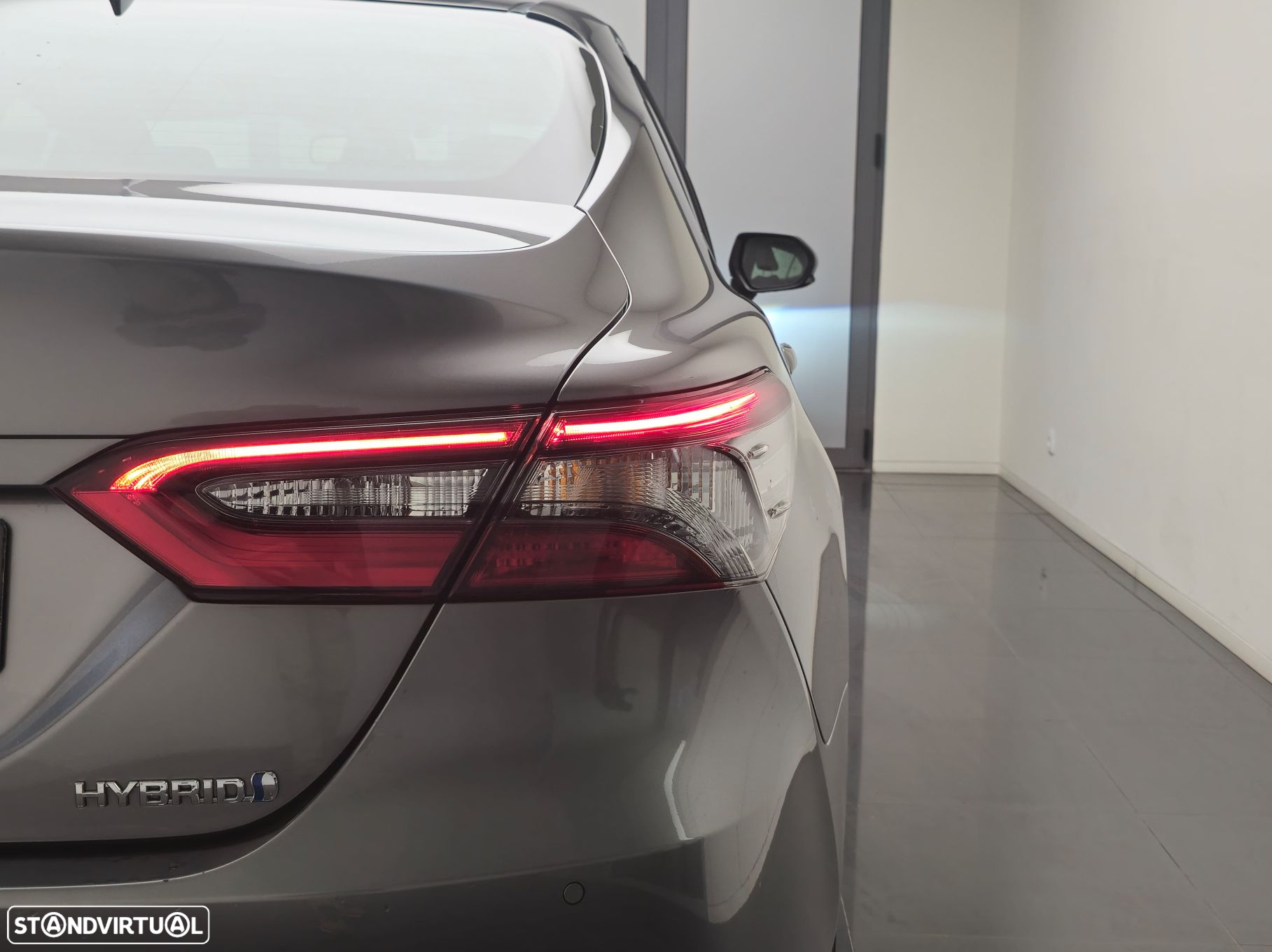 Toyota Camry - 21