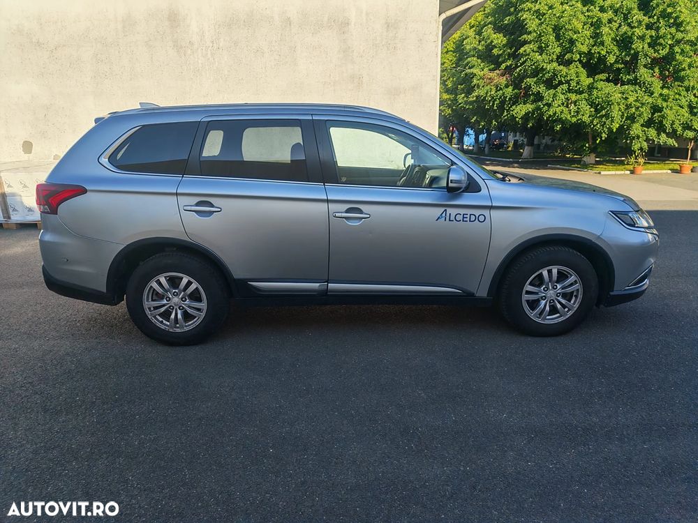 Mitsubishi Outlander 2.2 Litre DI-D AWD Intense Aut. - 4
