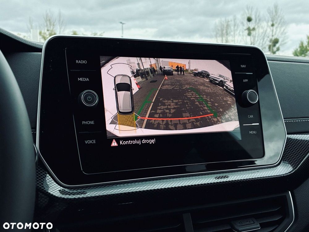 Volkswagen T-Cross - 17