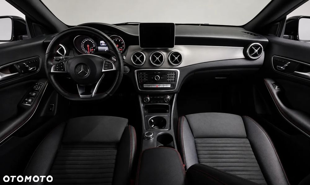 Mercedes-Benz CLA 250 AMG Line 7G-DCT - 18
