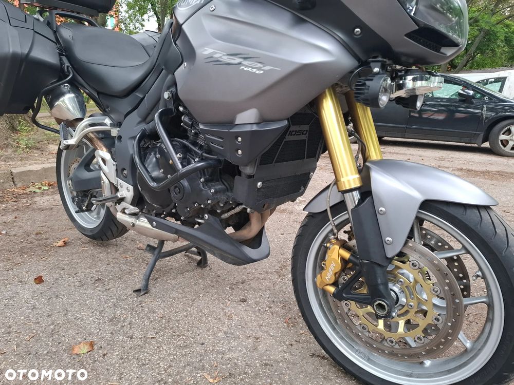 Triumph Tiger - 8