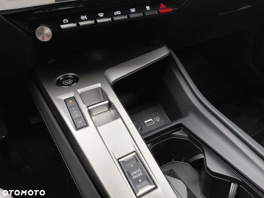 Peugeot 308 1.2 PureTech Allure Pack S&S EAT8 - 18