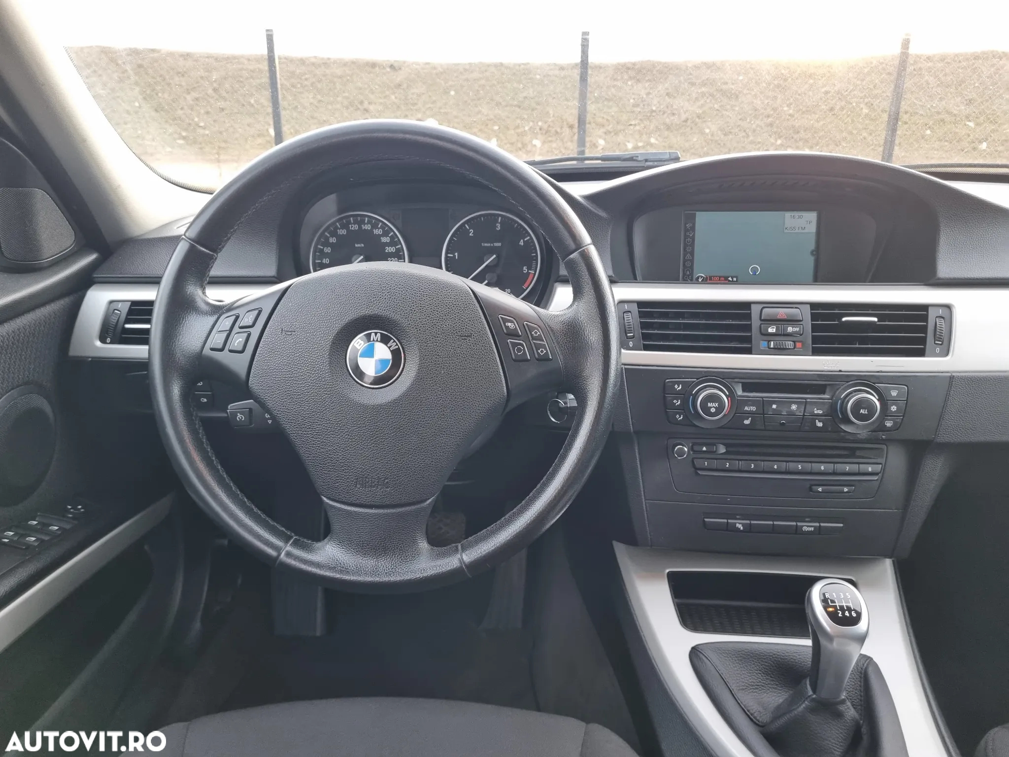 BMW Seria 3 320d DPF Touring - 16