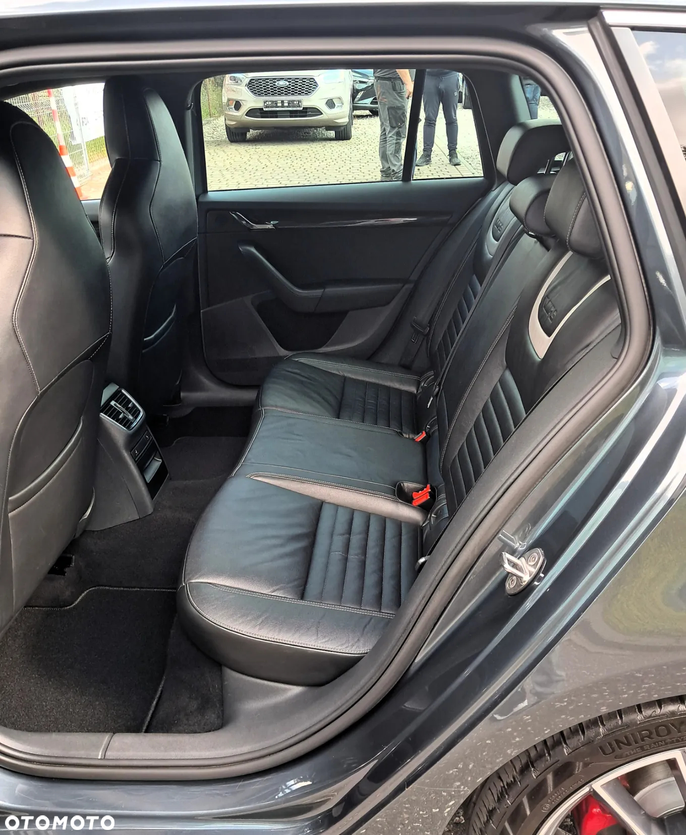 Skoda Octavia Combi 2.0 TDI DSG RS - 12