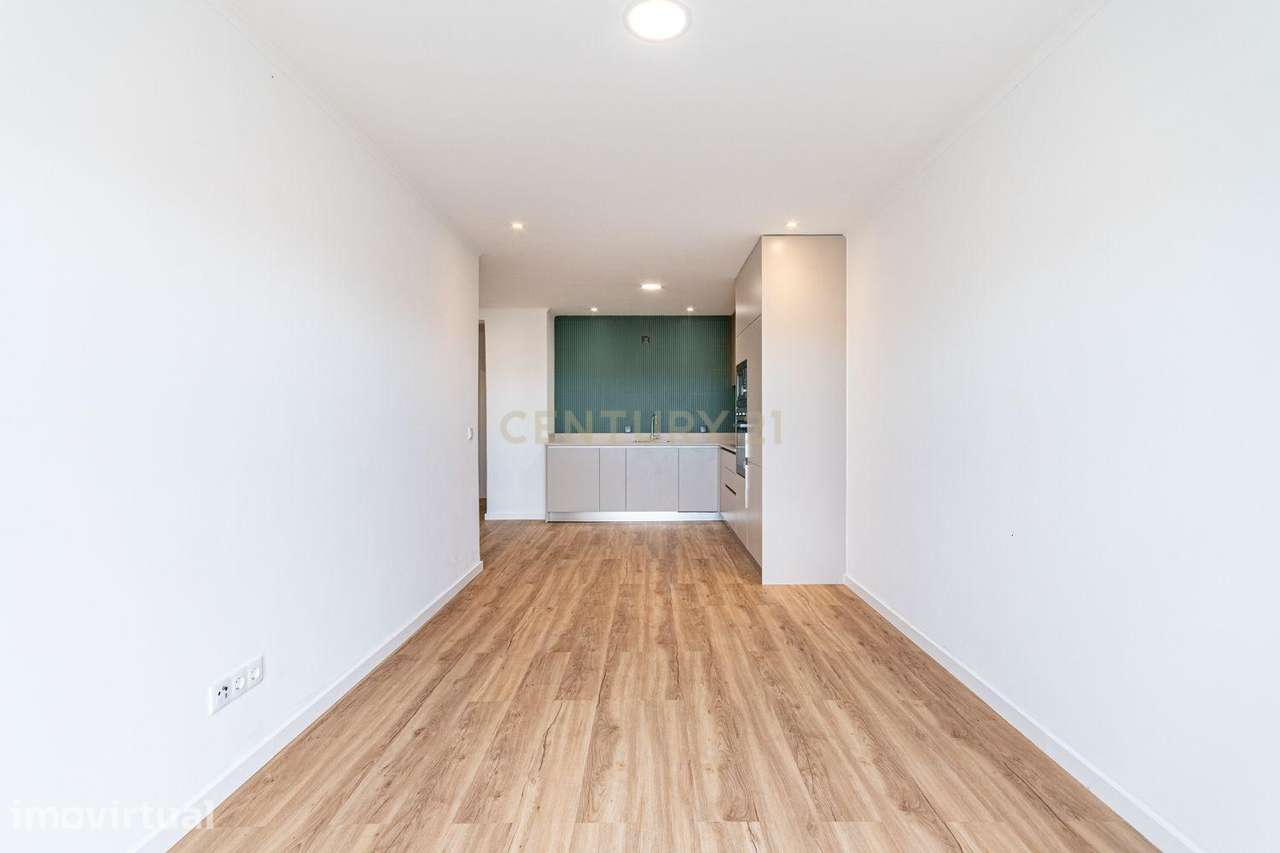 T1+1 Remodelado a Estrear com TERRAÇO Privativo em Cascais - Grande imagem: 5/26