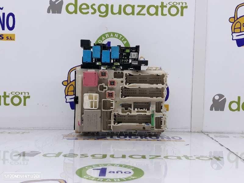 CAIXA DE RELES FUSÍVEIS TOYOTA RAV4 A3 - 1