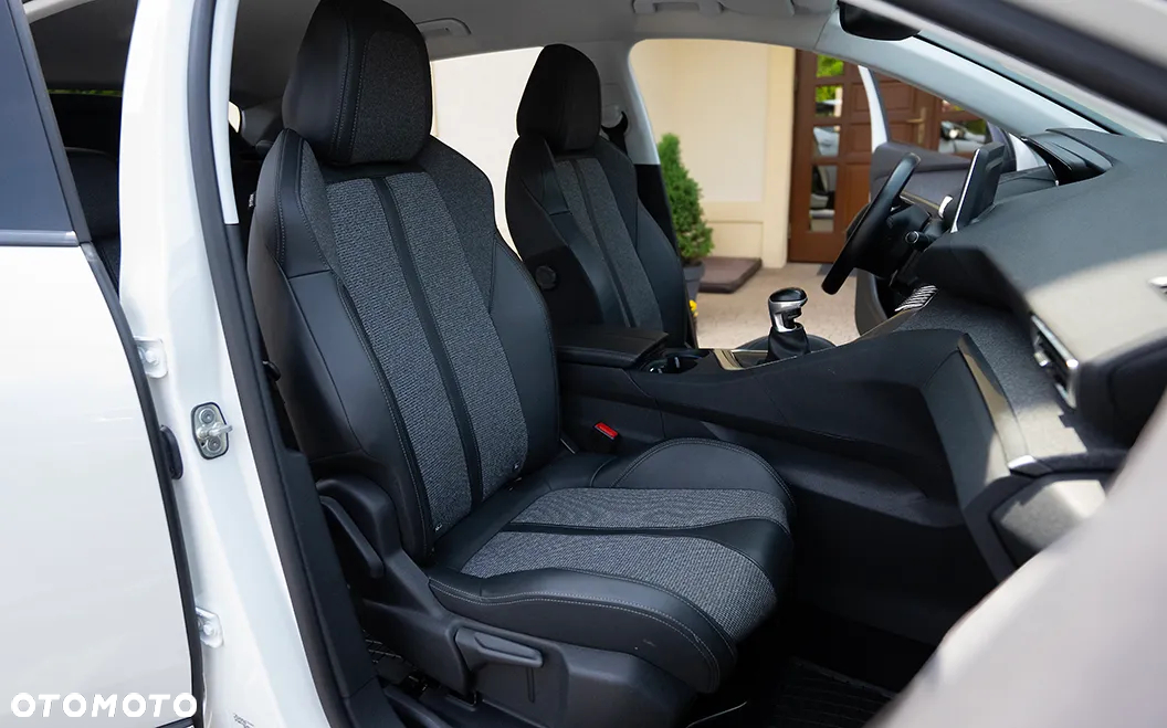 Peugeot 3008 1.5 BlueHDi Allure Pack S&S - 30