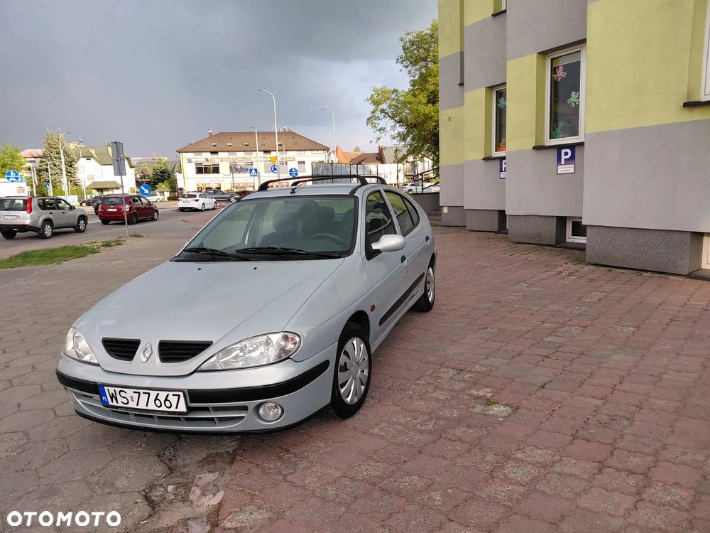 Renault Megane 1.4 16V Authentique - 4
