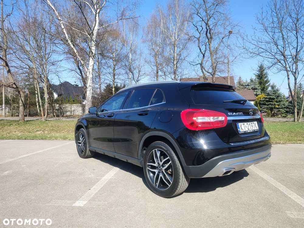 Mercedes-Benz GLA 250 4-Matic - 3