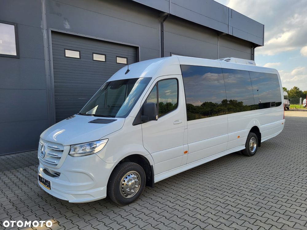 Mercedes-Benz Sprinter 519 CDI 24 miejsca + 4 stojące NOWY - 2