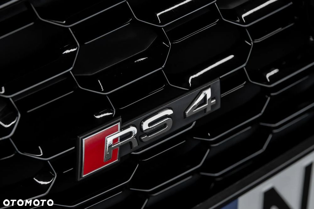 Audi RS4 Limousine - 14