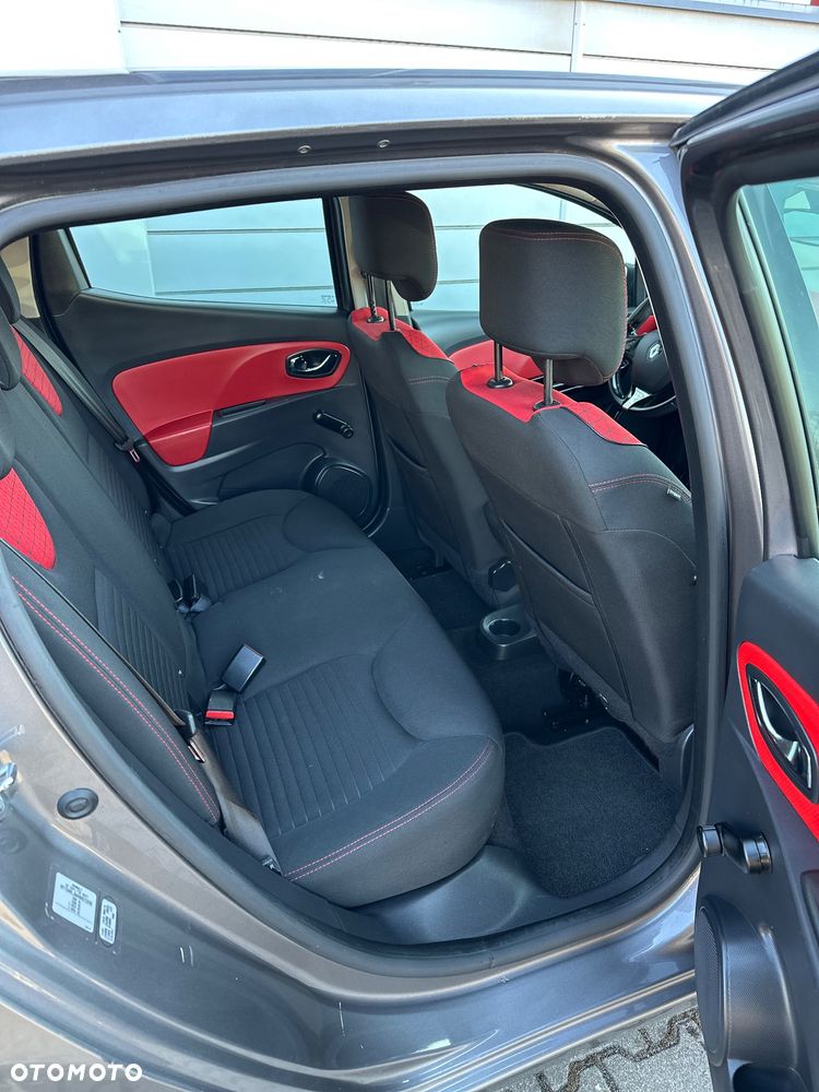Renault Clio - 25