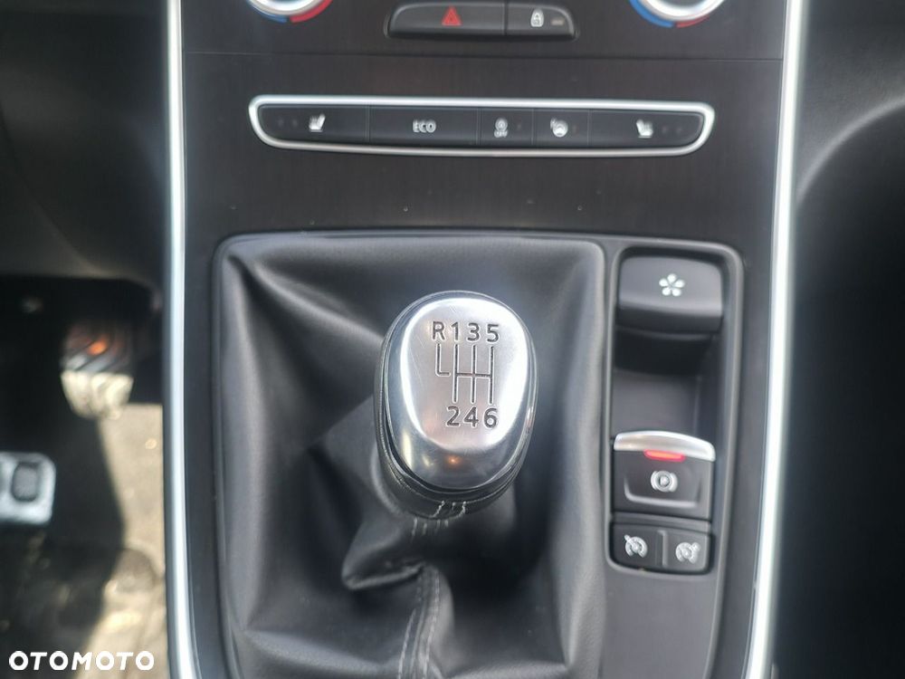 Renault Scenic - 16