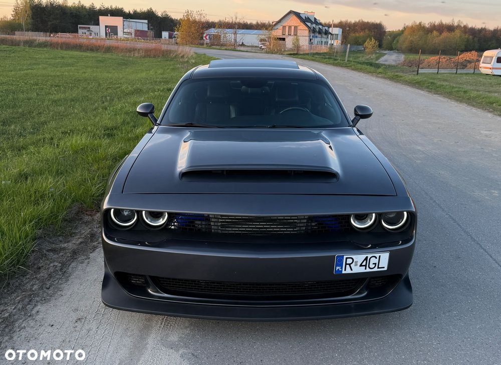 Dodge Challenger - 1