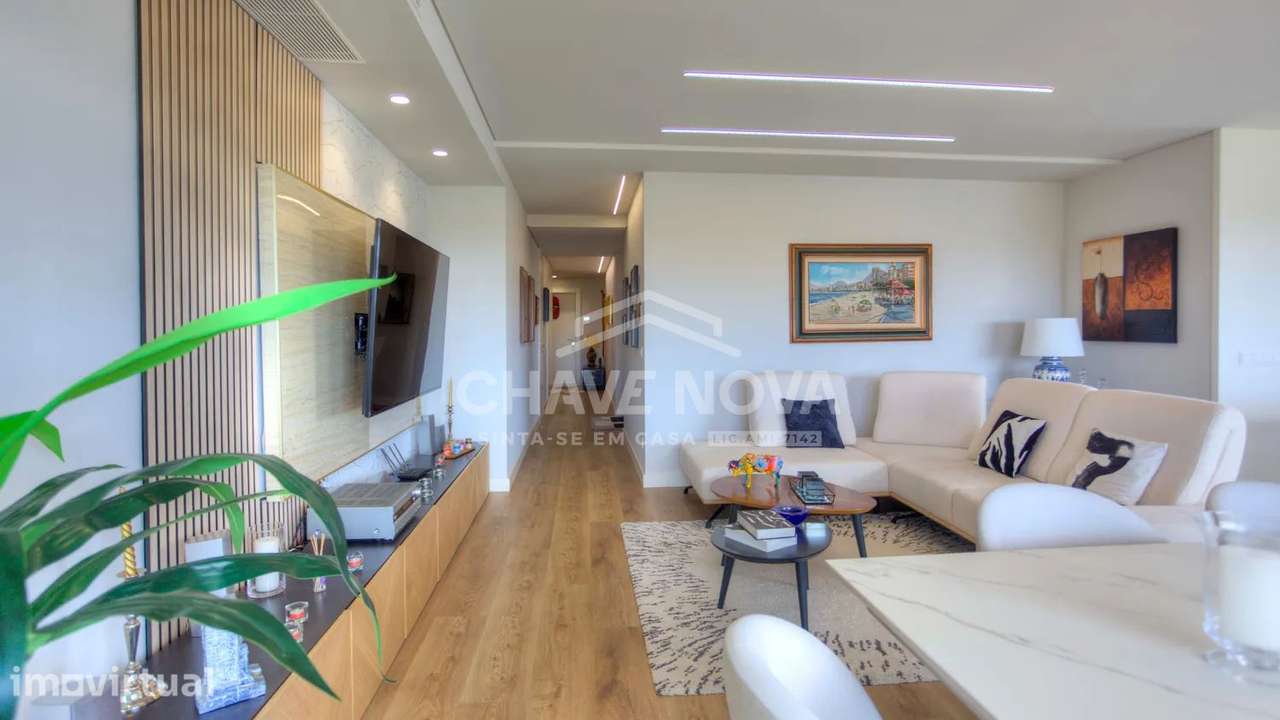Apartamento de Luxo T3 Totalmente Mobiliado com Vista Mar - Grande imagem: 5/50