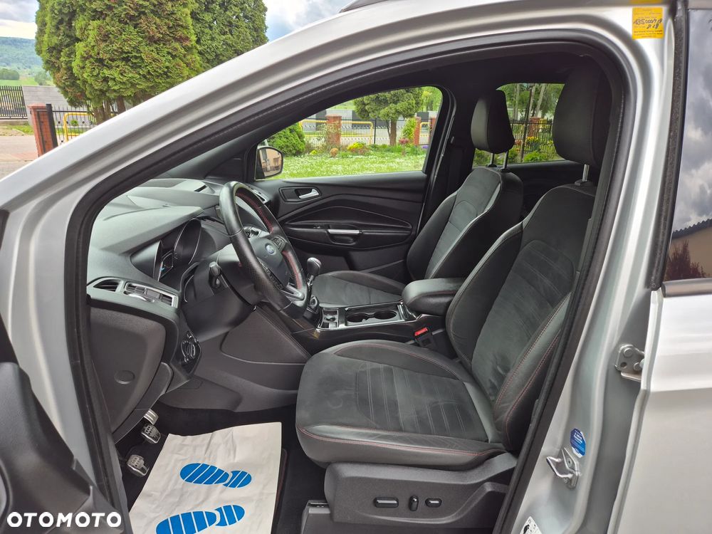 Ford Kuga 2.0 TDCi 4x4 ST-Line - 22