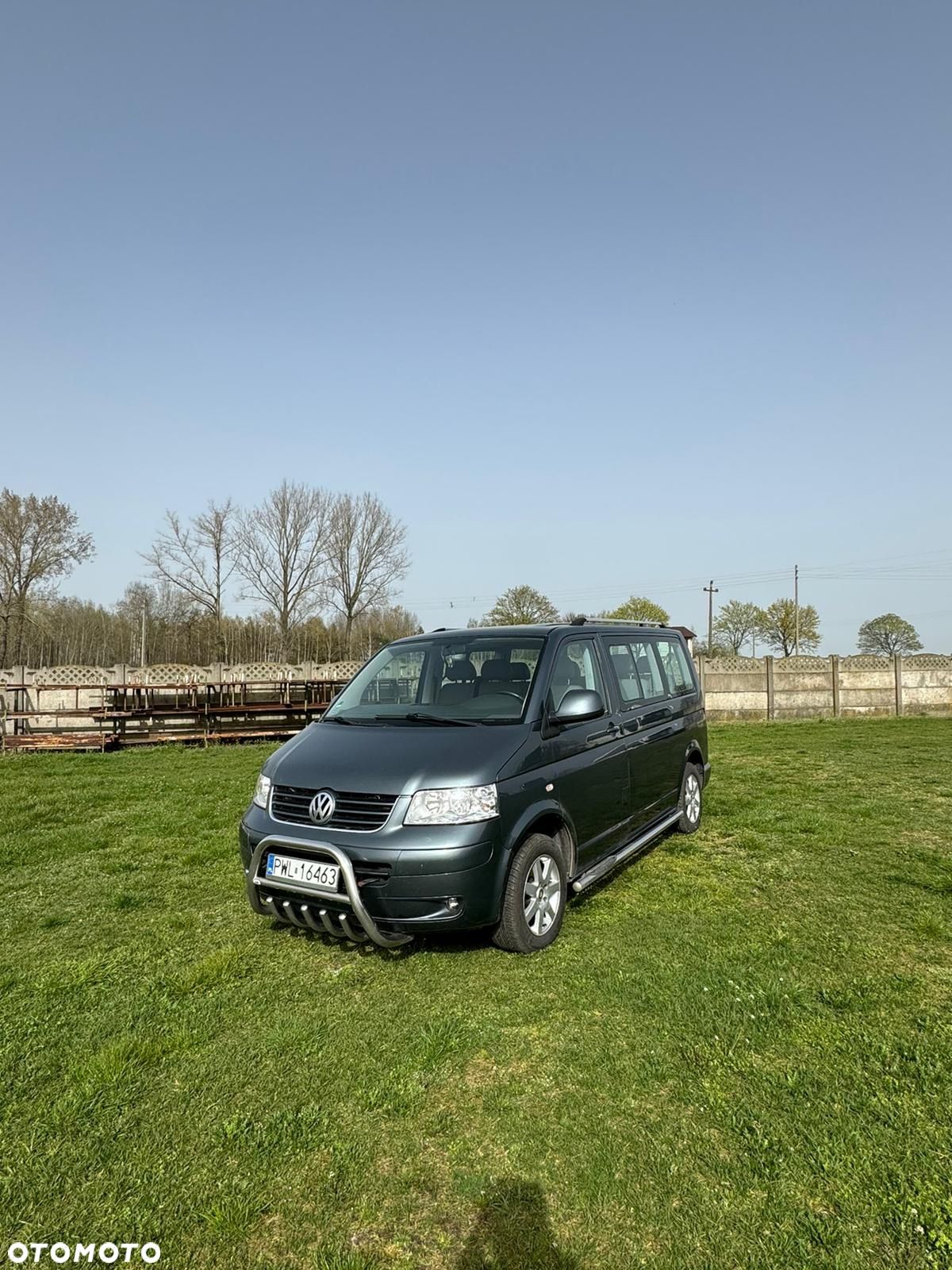 Volkswagen Caravelle - 1