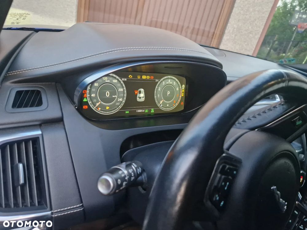 Jaguar E-Pace 2.0 i4P AWD R-Dynamic HSE - 12