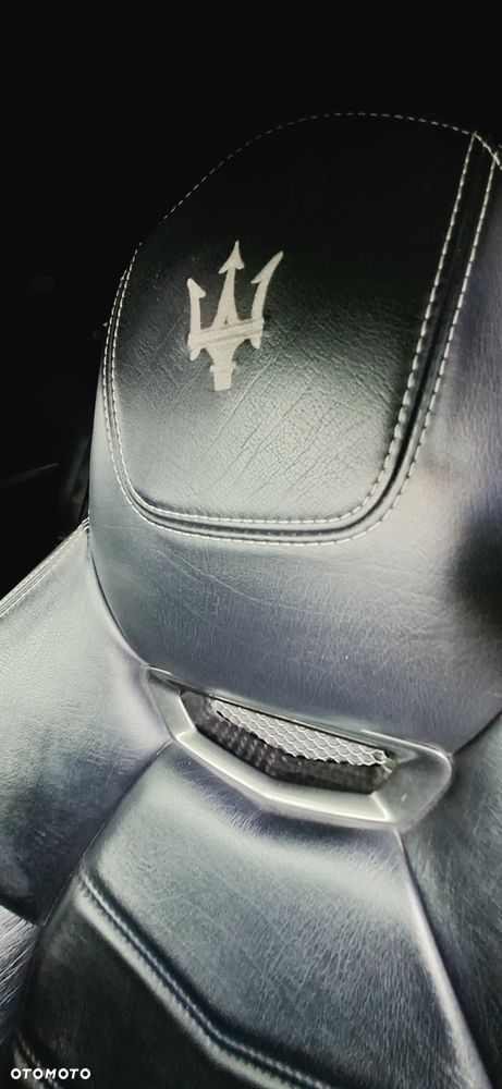 Maserati gran turismo maska pokrywa silnika - 9