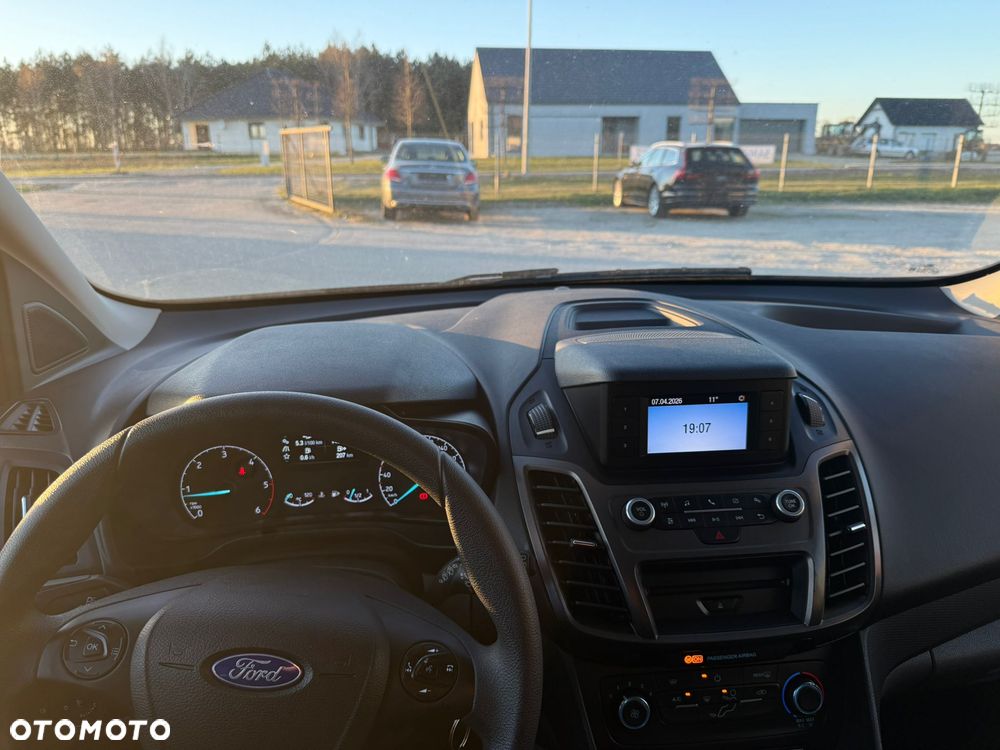 Ford Transit Connect - 13