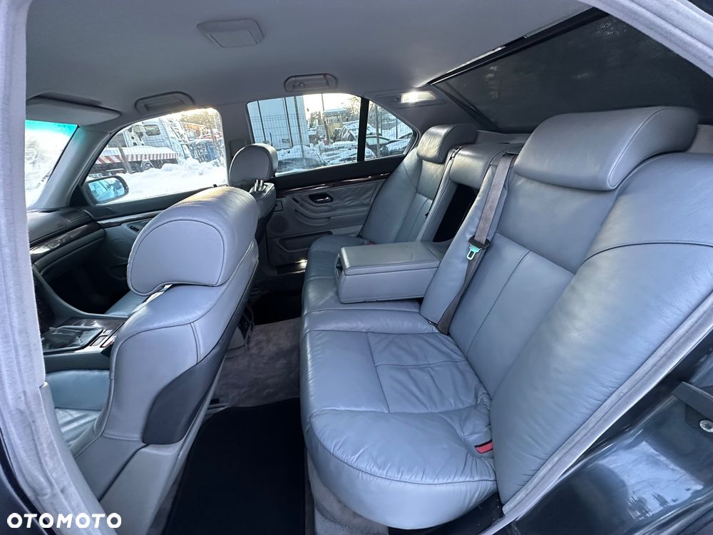 BMW Seria 7 728i - 17