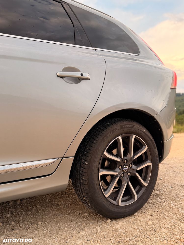 Volvo XC 60 D5 AWD Aut. Summum - 4