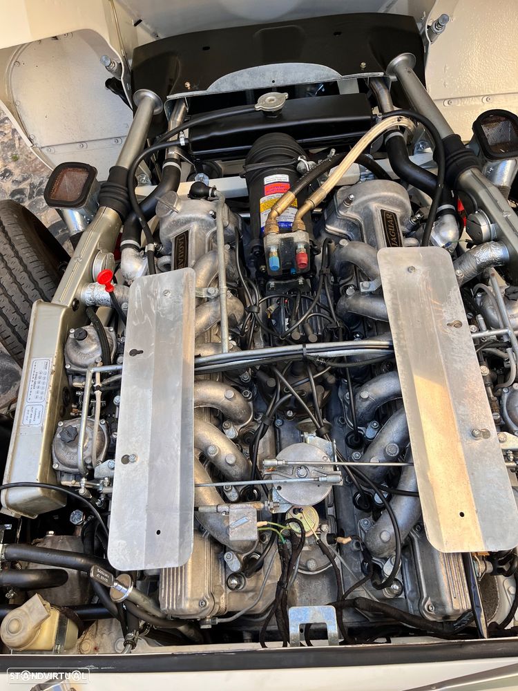 Jaguar E-Type - 6