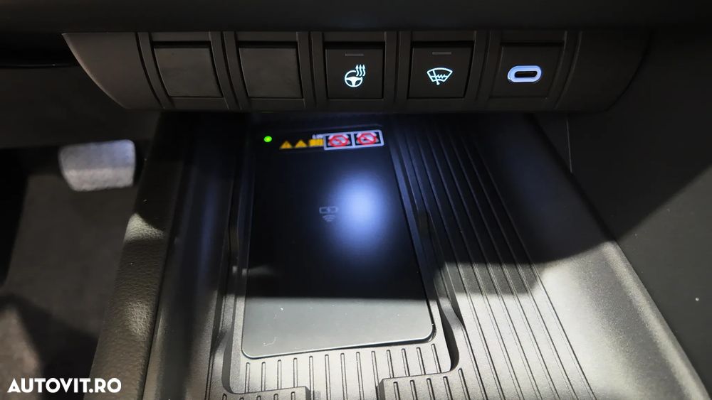 Toyota C-HR 1.8 Hybrid Team Deutschland - 19