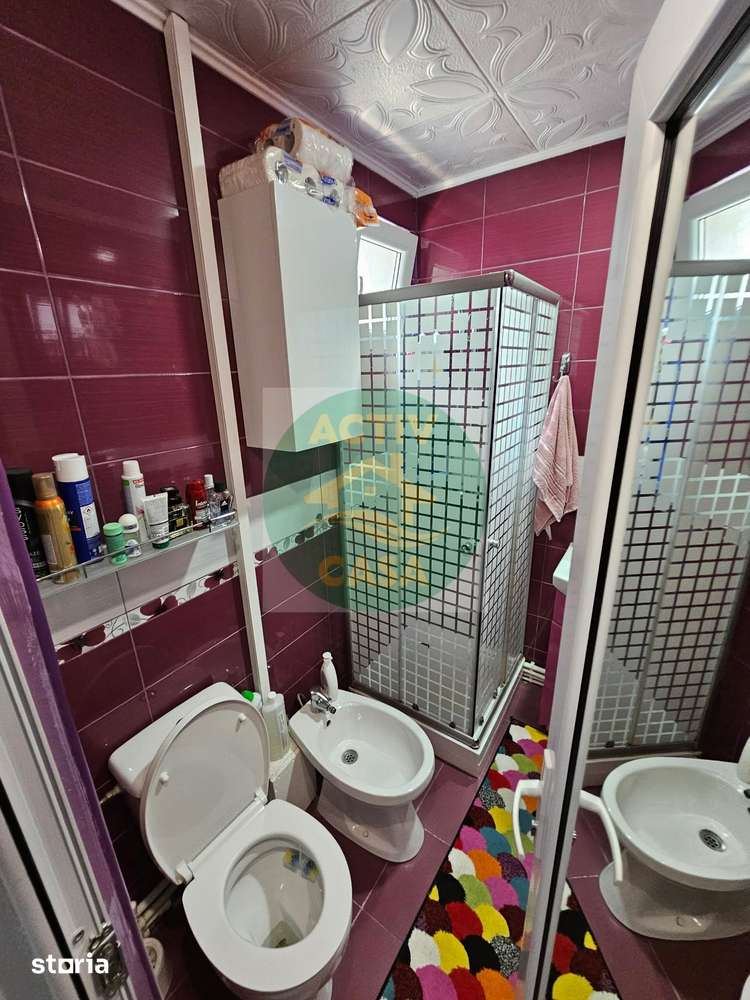 DEVÂNZARE Apartament cu 3camere decomandate - Imagine principală: 5/10