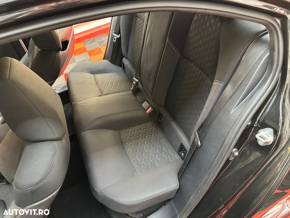 Toyota Corolla 1.8 HSD Business - 10