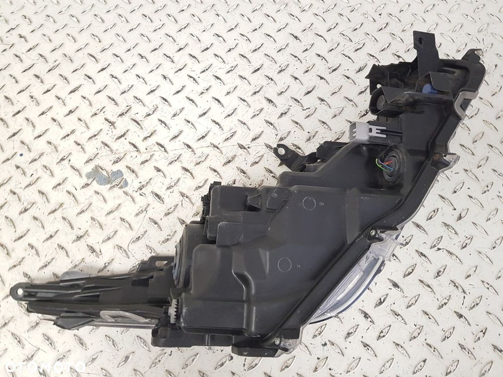 LAMPA LEWA TOYOTA COROLLA XII E21 18-24 SEDAN REFLEKTOR SOCZEWKA EUROPA IDEALNA  81150-02T31 - 9