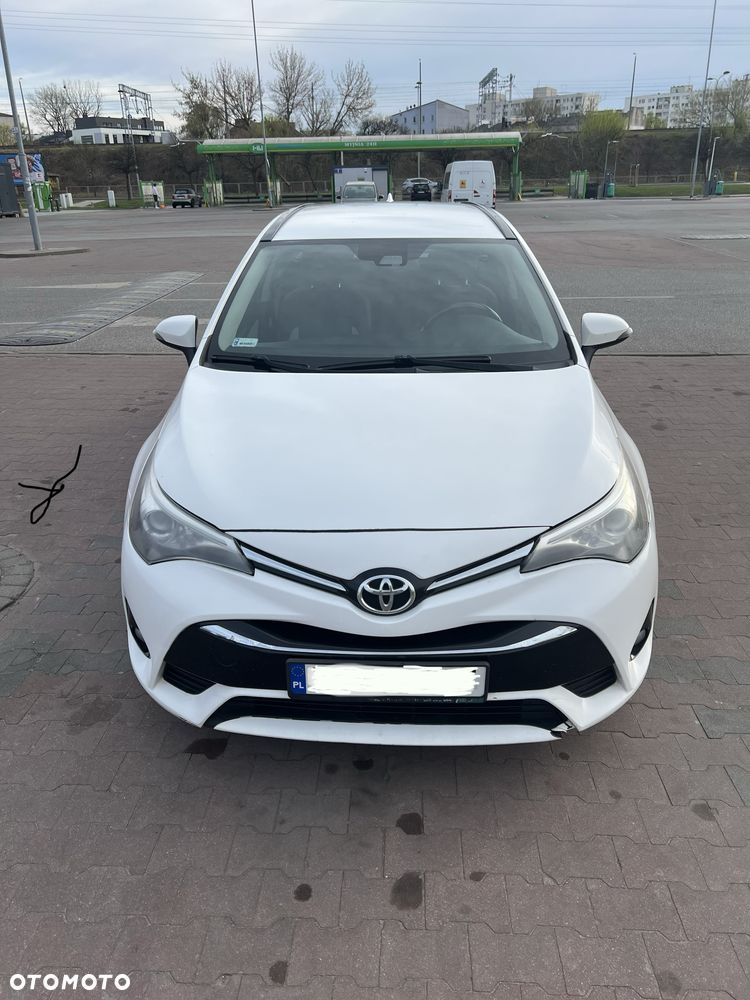 Toyota Avensis 2017 photo 3