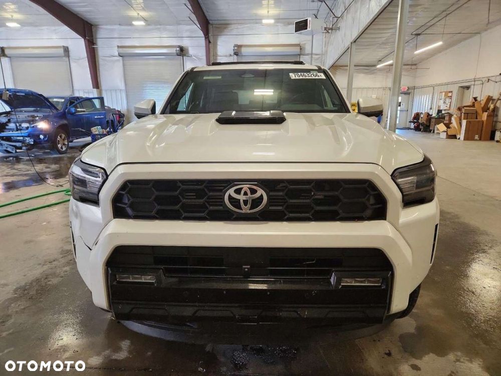 Toyota 4Runner 2025 photo 2