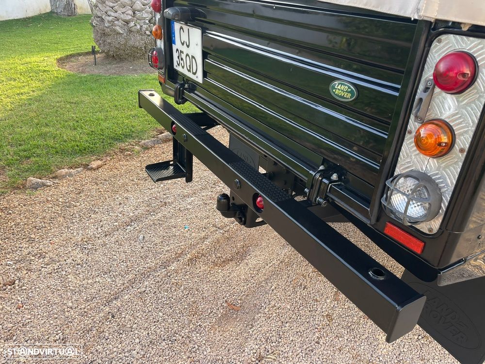 Land Rover Defender - 12