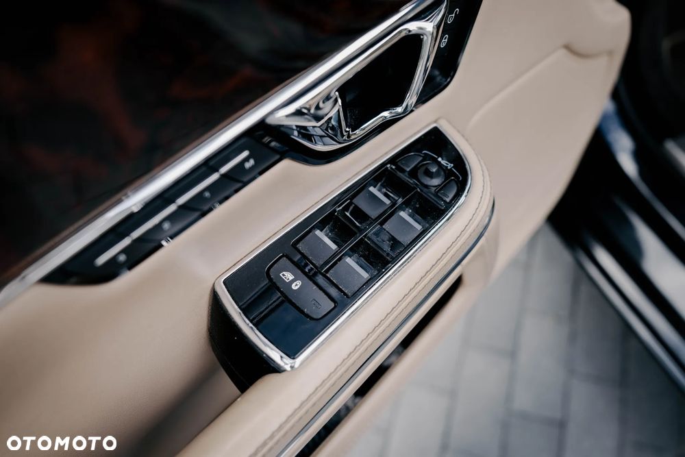 Jaguar XJ 3.0 T LWB AWD Portfolio - 10