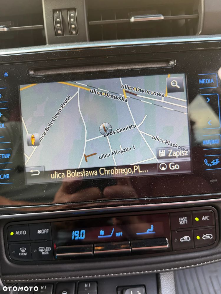 Toyota Auris Hybrid 135 Premium - 18