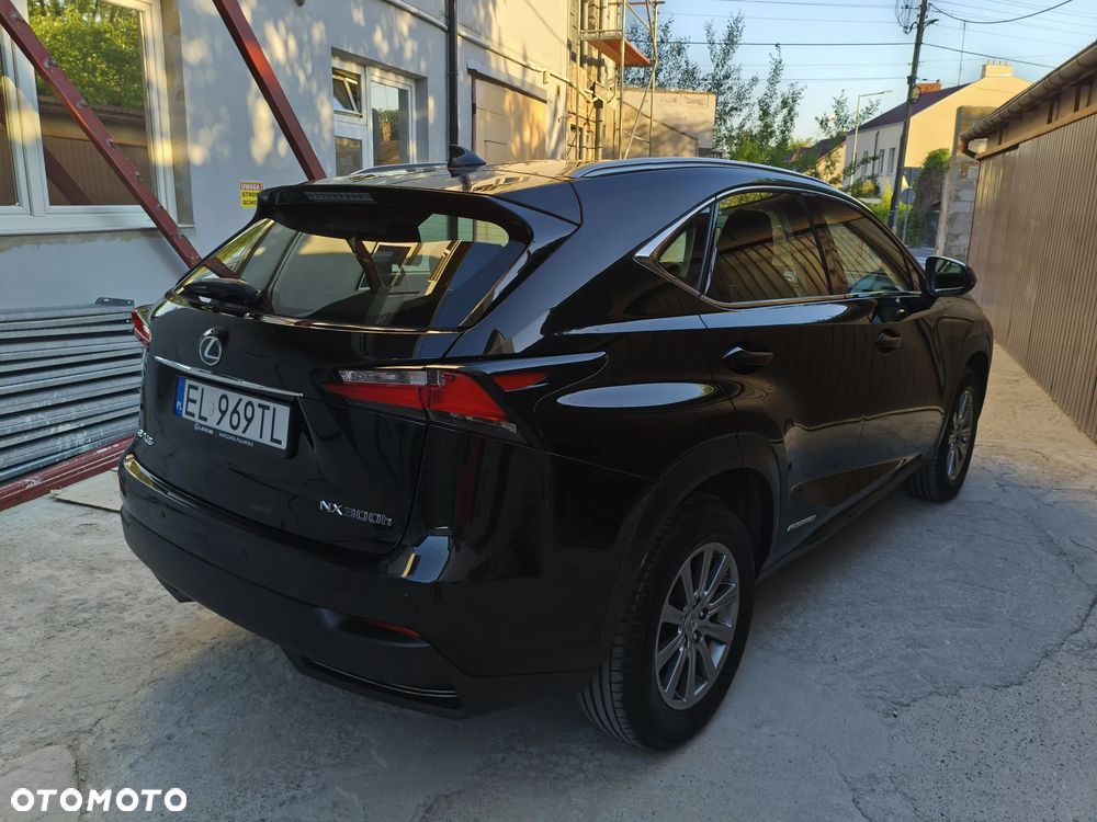 Lexus NX 300h Elite AWD - 12