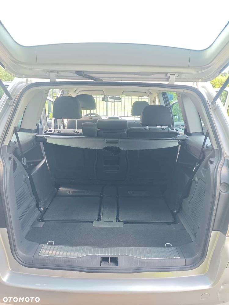 Opel Zafira 1.8 Essentia - 21