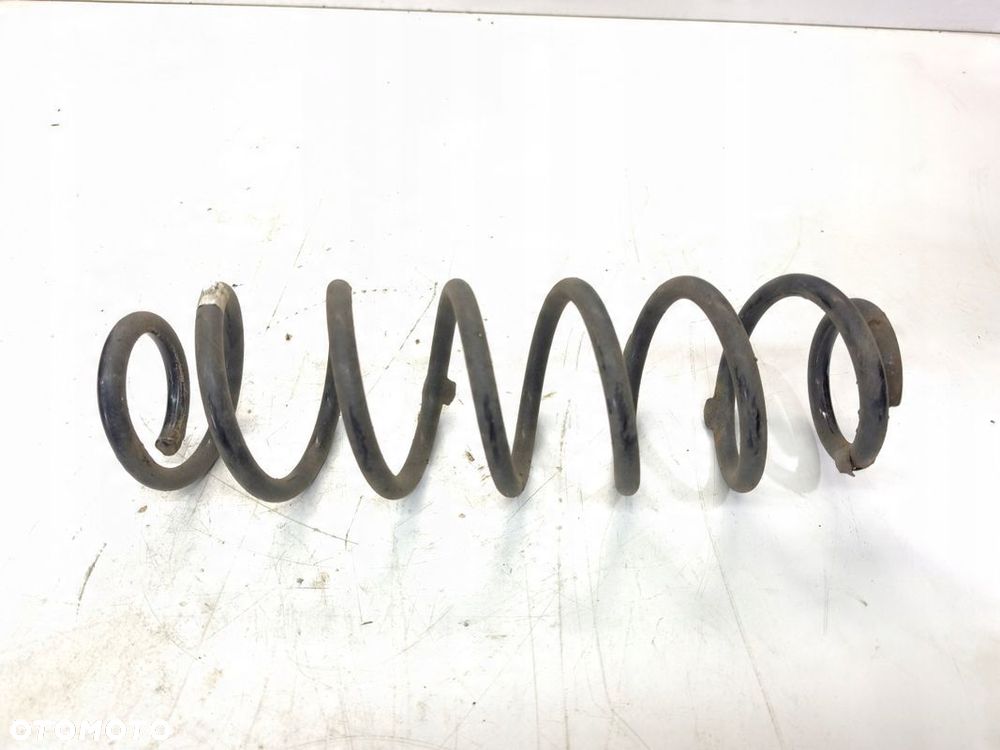 SPRĘŻYNA TYLNA LEWA LUB PRAWA AUDI A3 8V VOLKSWAGEN SEAT SKODA 5Q0511115BC - 1