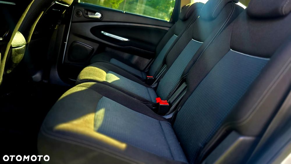 Ford S-Max - 15