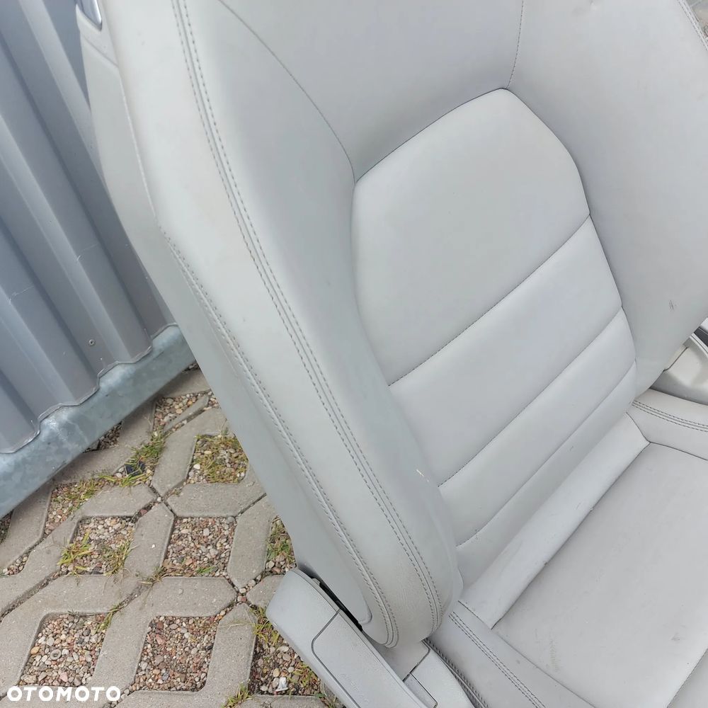 WNETRZE KOMPLETNE FOTELE KANAPA MERCEDES E W207 COUPE ORYGINAL DEMONTAZ BOCZKI DYWANY OSLONY PODLOKIETNIK - 10