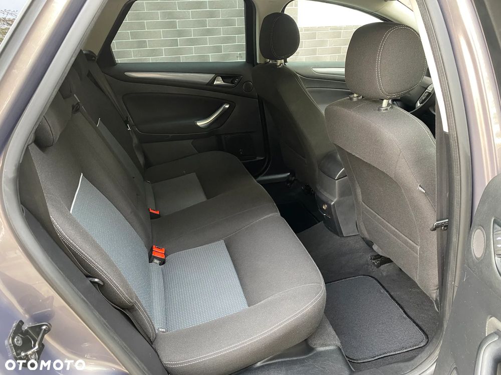 Ford Mondeo 1.6 TDCi Ambiente - 25