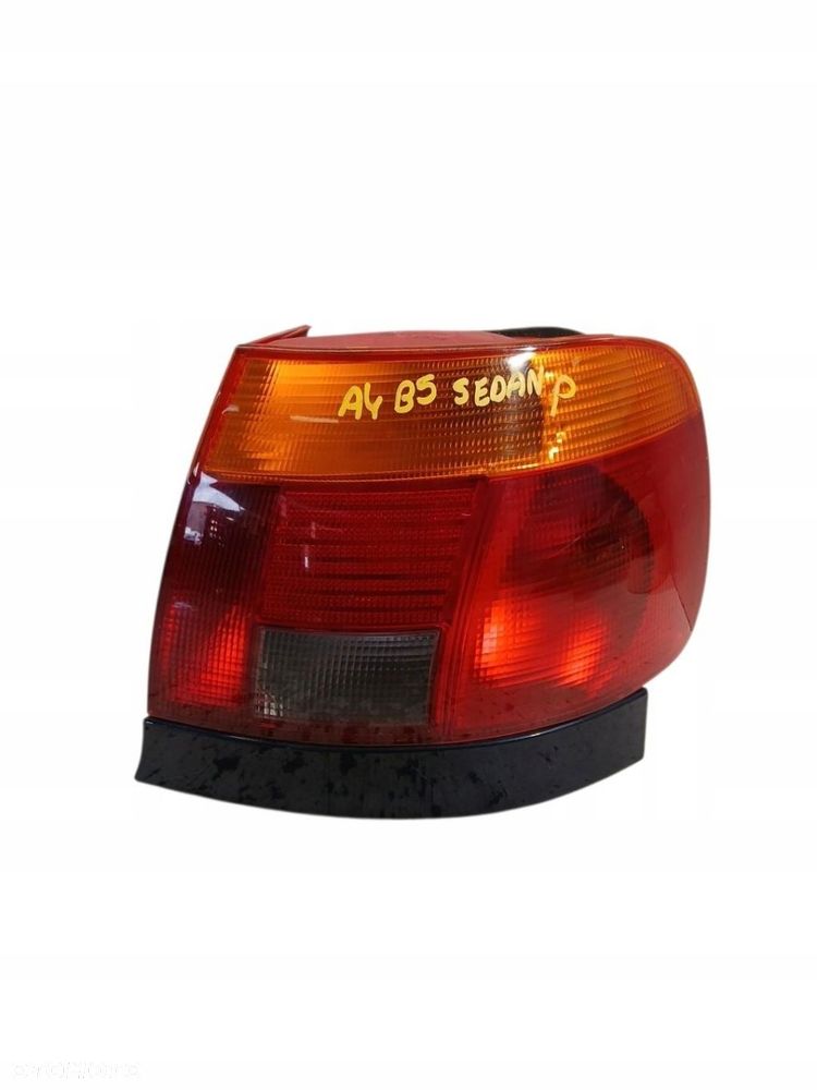 lampa prawa tylna tył audi a4 b5 sedan 08-441-1921r-r a4 b5 sedan - 1